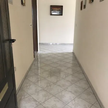 Mladenka * Kaštela