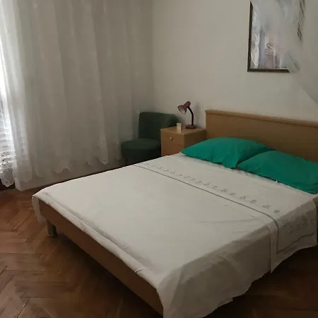 Mladenka * Kaštela